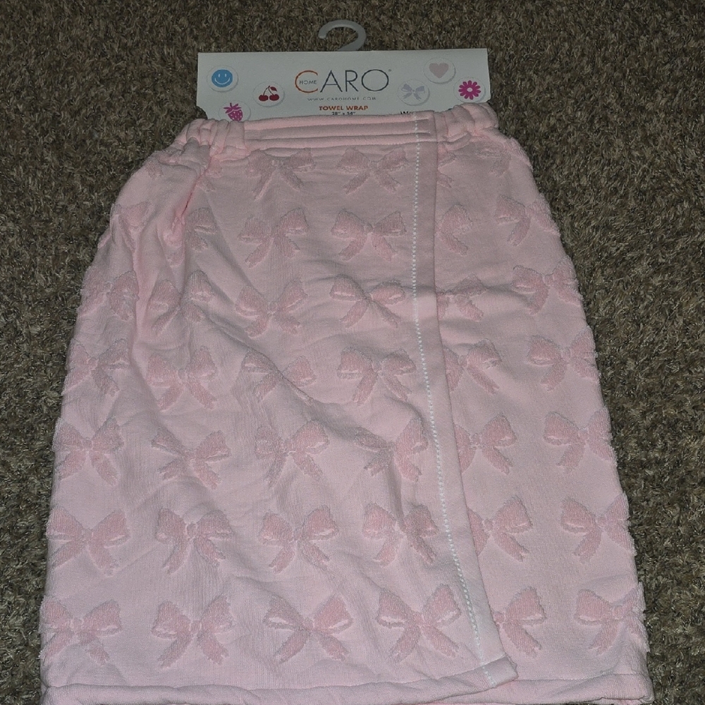 Pink Bow-Patterned Towel Wrap